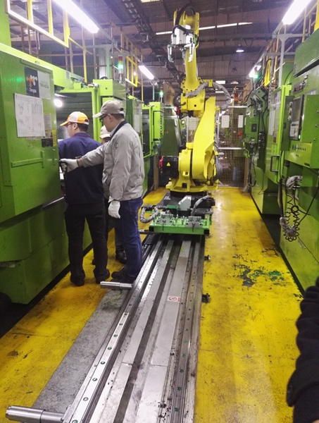 叉车盘自动加工线