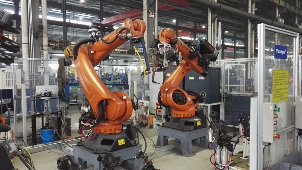 KUKA机器人点焊+涂胶