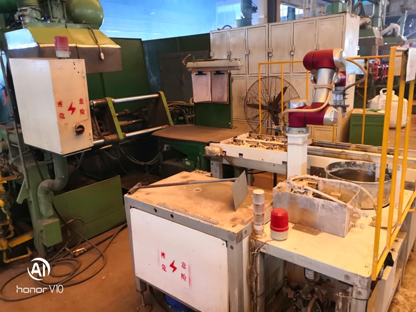 协作机器人搬运2