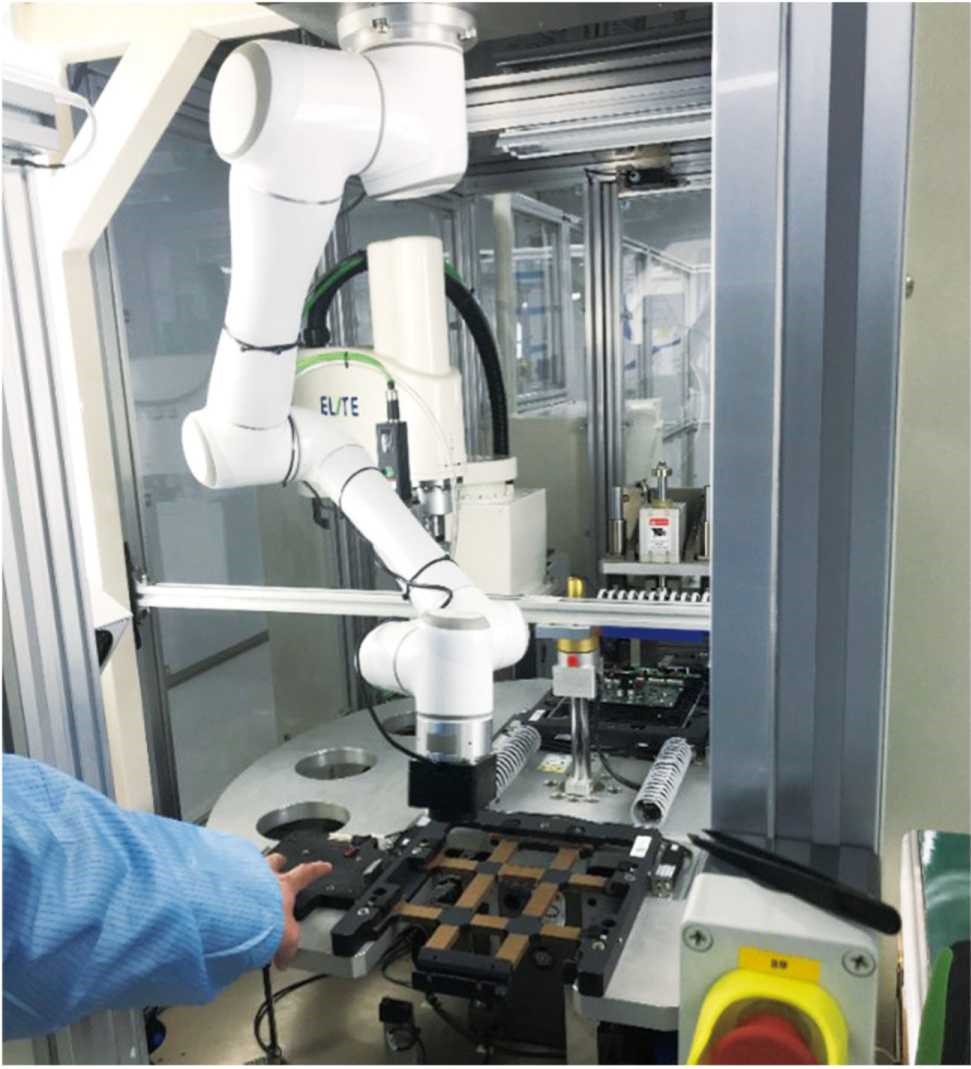 中控板螺钉锁付